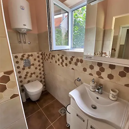 アパート Rajin *