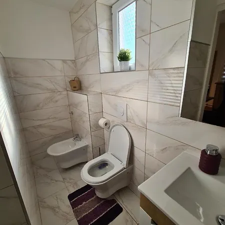 アパート Rajin *